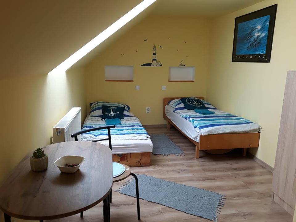 Kis Rigo Vendeghaz Hotel Salgótarján Exterior foto